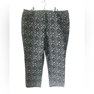 Chico's Black and White Patterned Cropped Jeans